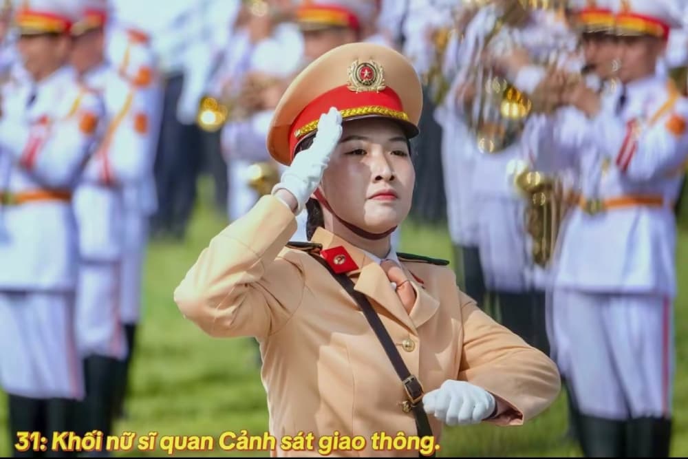 Khối nữ sĩ quan Cảnh sát giao thông